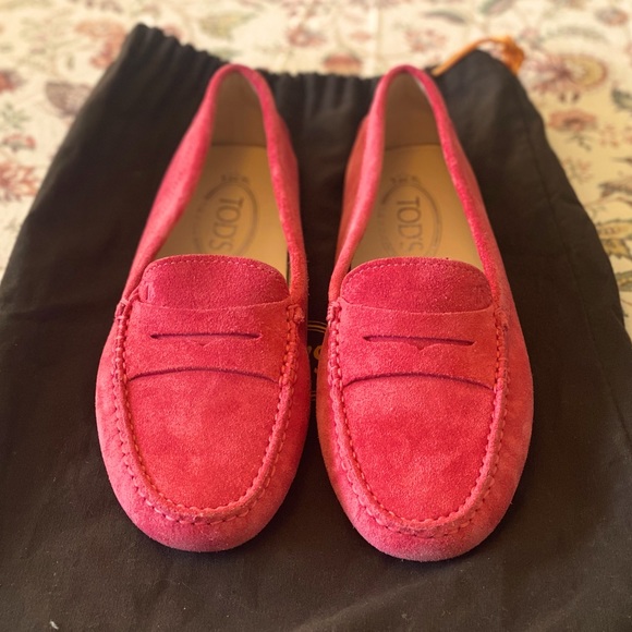 Authentic Tods moccasins - Picture 2 of 4